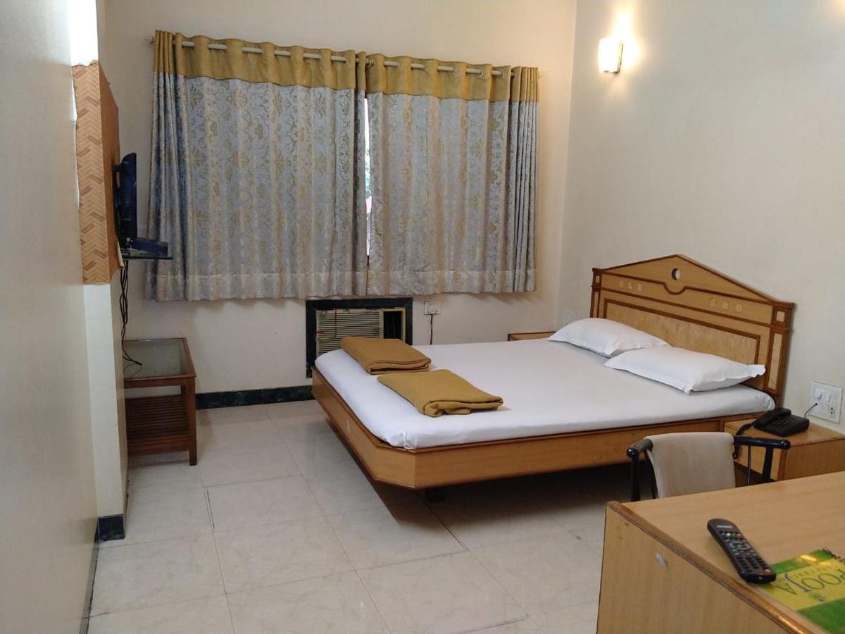 Hotel Pooja International Nashik Exterior foto