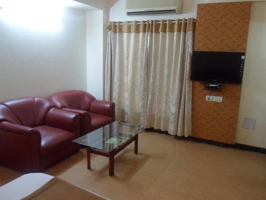 Hotel Pooja International Nashik Exterior foto