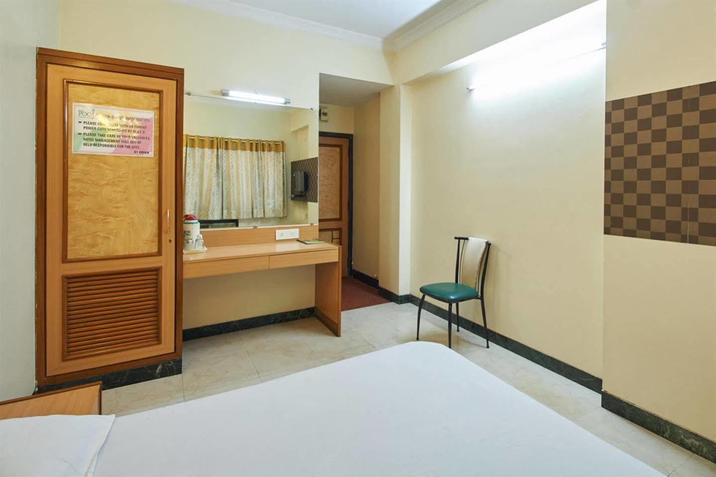Hotel Pooja International Nashik Exterior foto