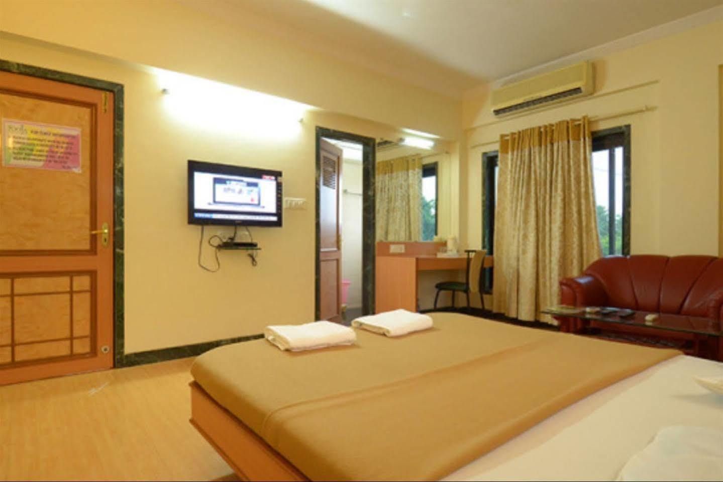 Hotel Pooja International Nashik Exterior foto